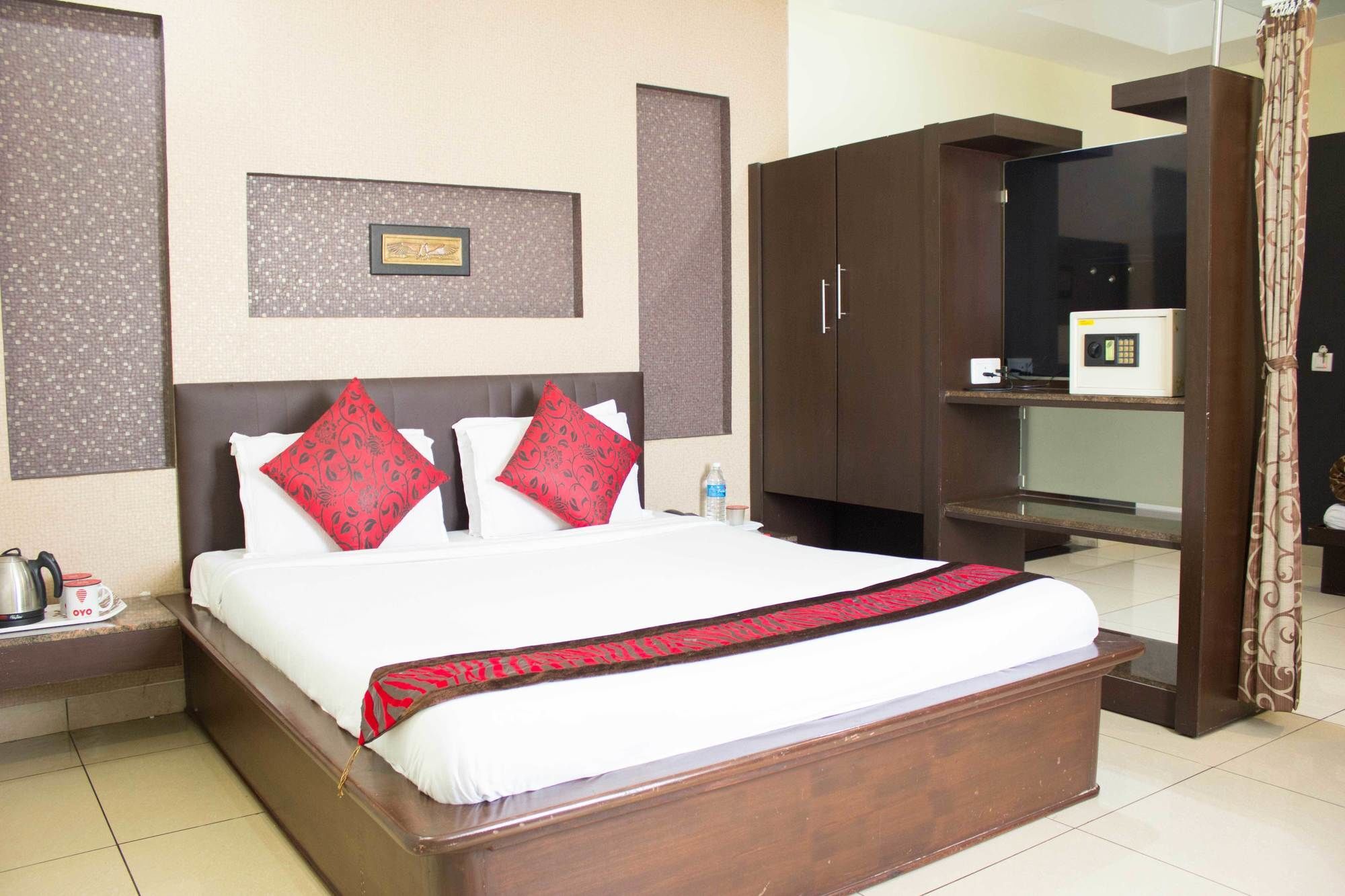 Hotel Oyo 4895 Abi Krishna Puducherry Zewnętrze zdjęcie